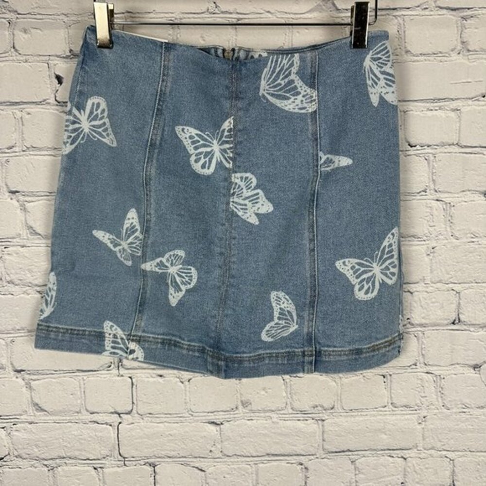 Tinseltown Women's Light Wash Butterfly Appliqué Denim Skirt, Size Large, Blue